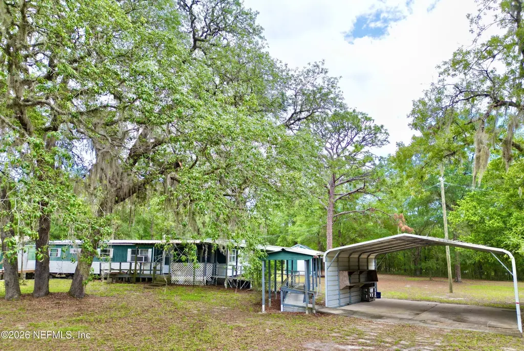 208 Country Living Cir