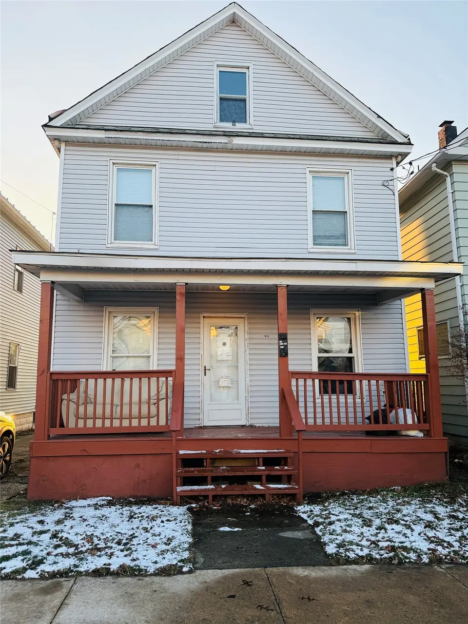 914 Hess Ave