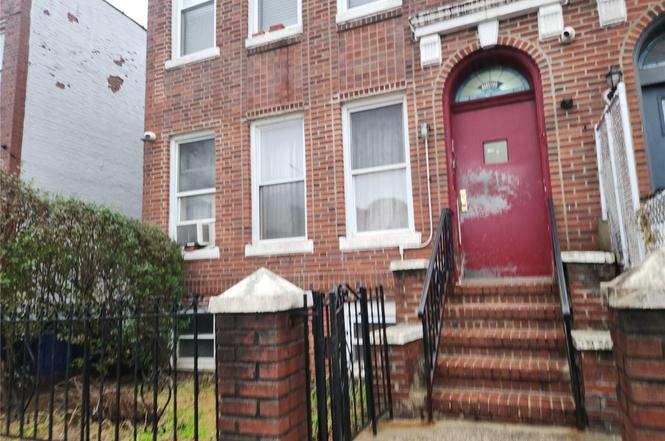 1102 Winthrop St #4