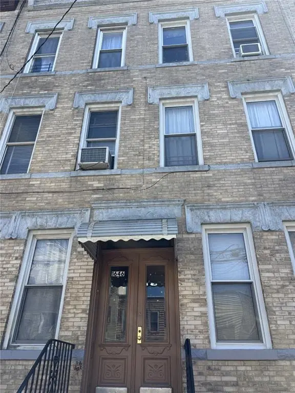 1646 Dekalb Ave