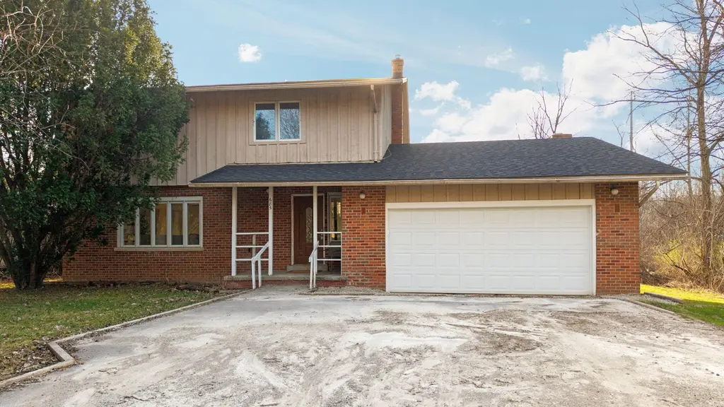 685 Ironwood Dr