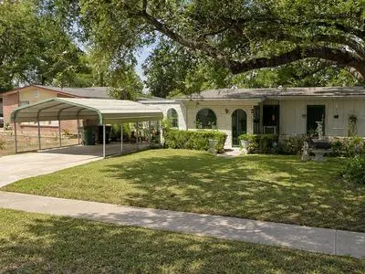 75 Wayside Dr
