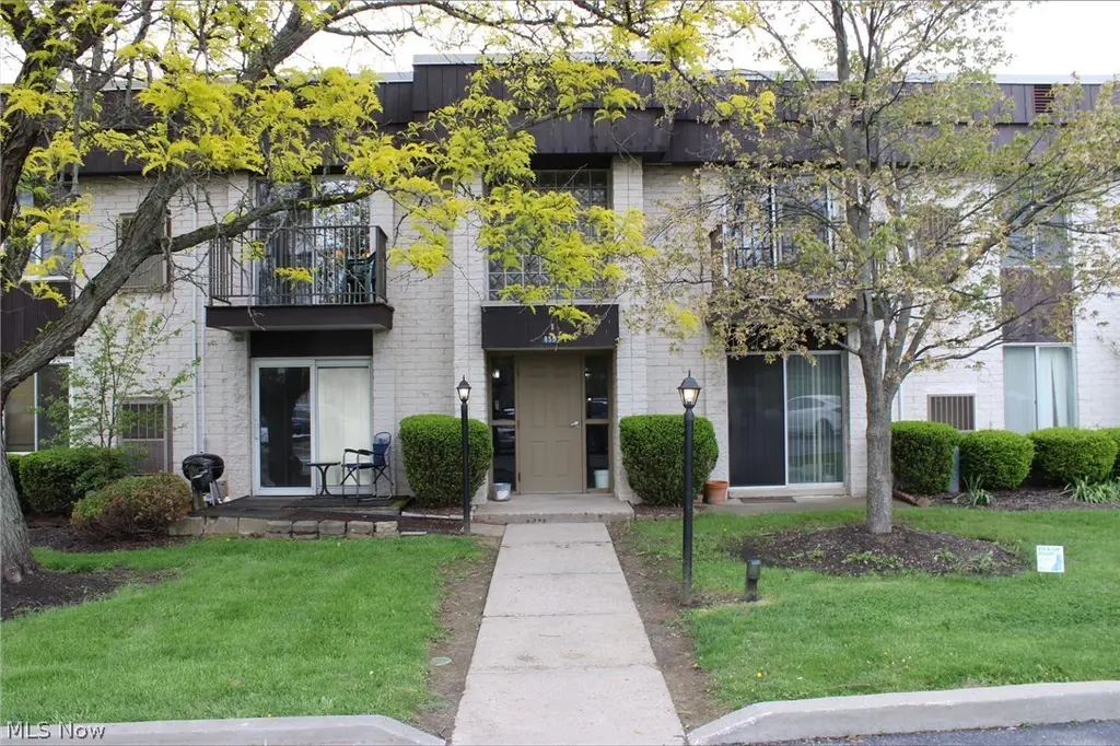 8557 N Akins Rd #103