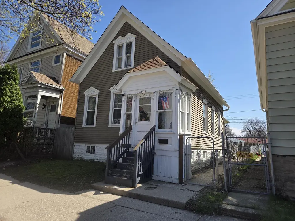 1815 W Galena St