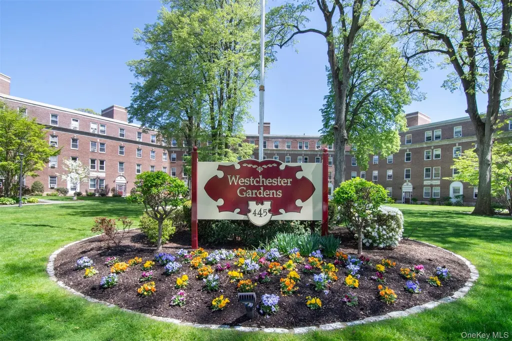 445 Gramatan Ave Unit EA3
