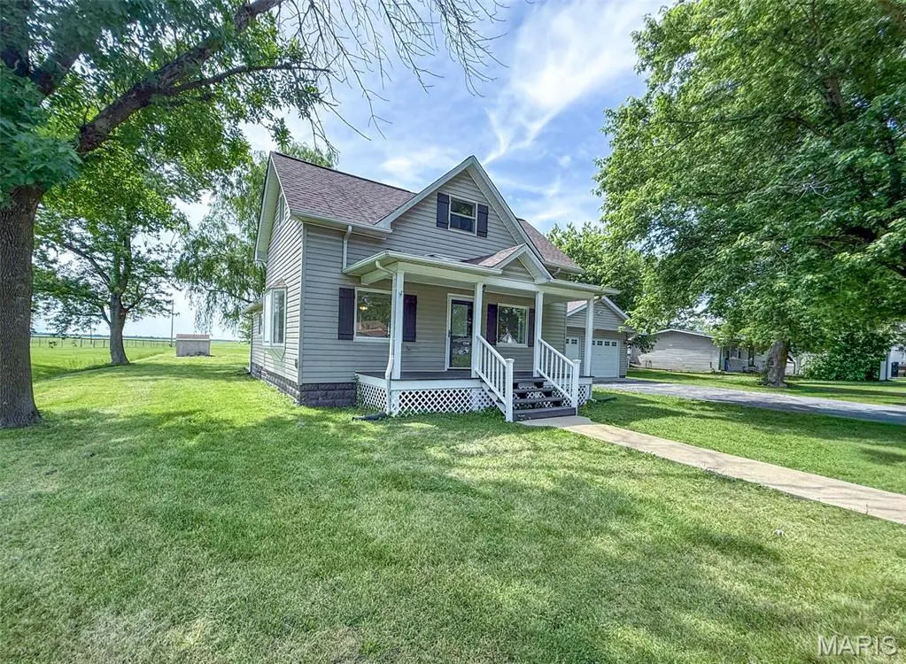 104 N 6th St