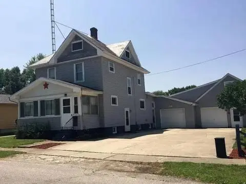935 High St