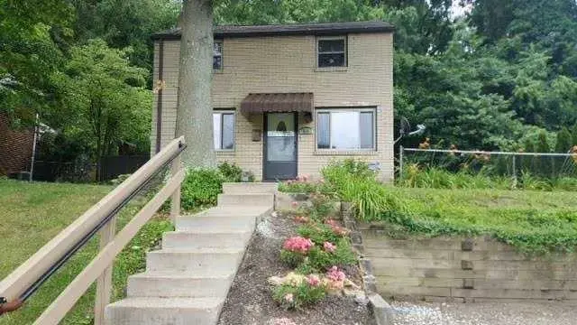 411 Macfarlane