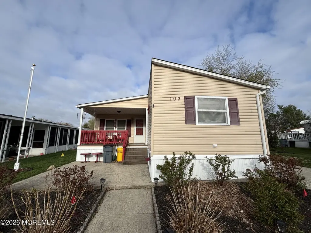 103 Douglas Dr