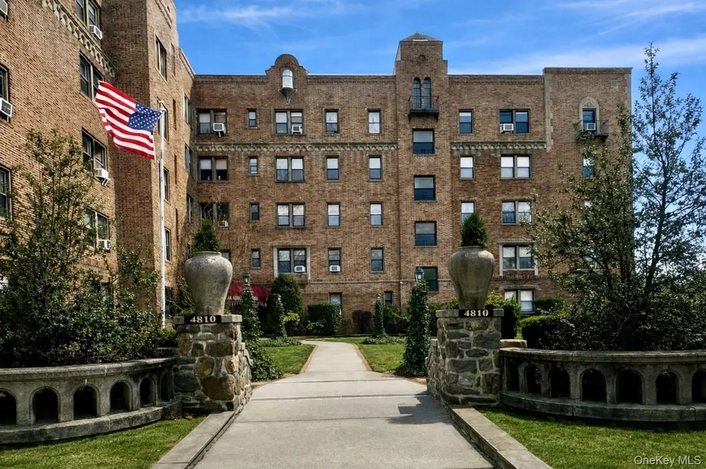 4810 Boston Post Rd Unit 4E