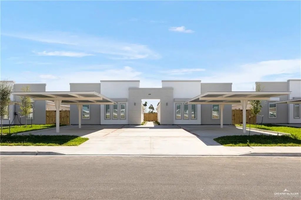 439 Medina Ln