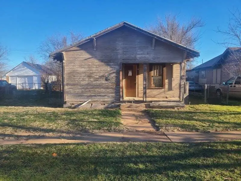 309 E Wharton Ave