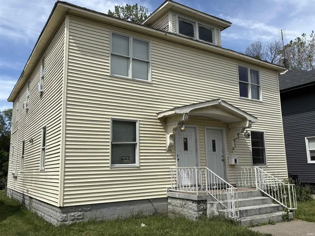 212 W Crawford St