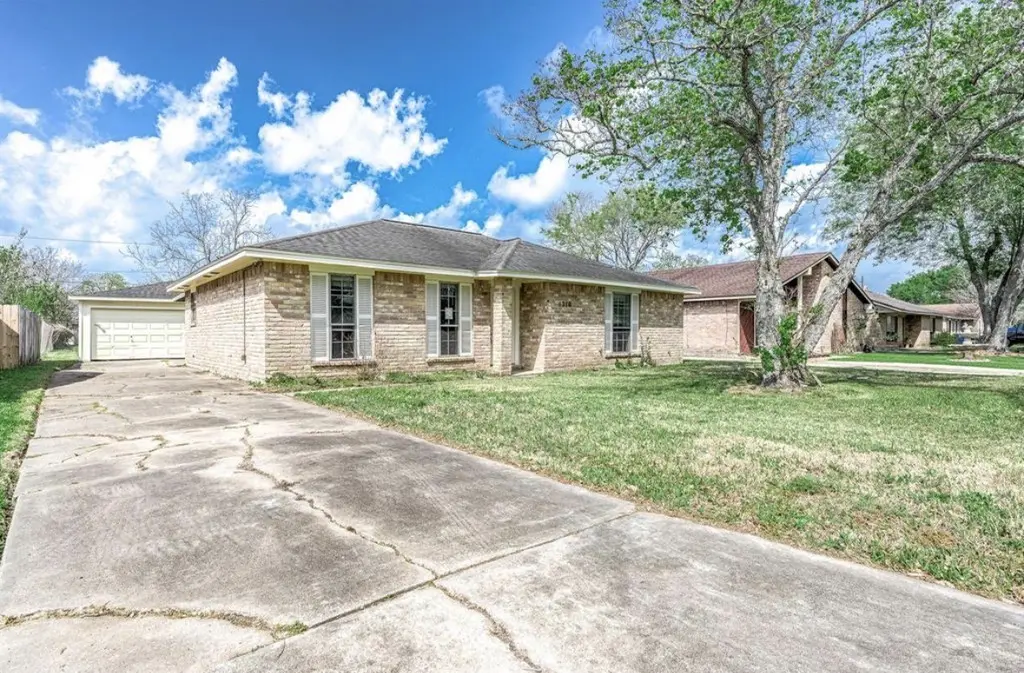 1310 Northbrook Dr