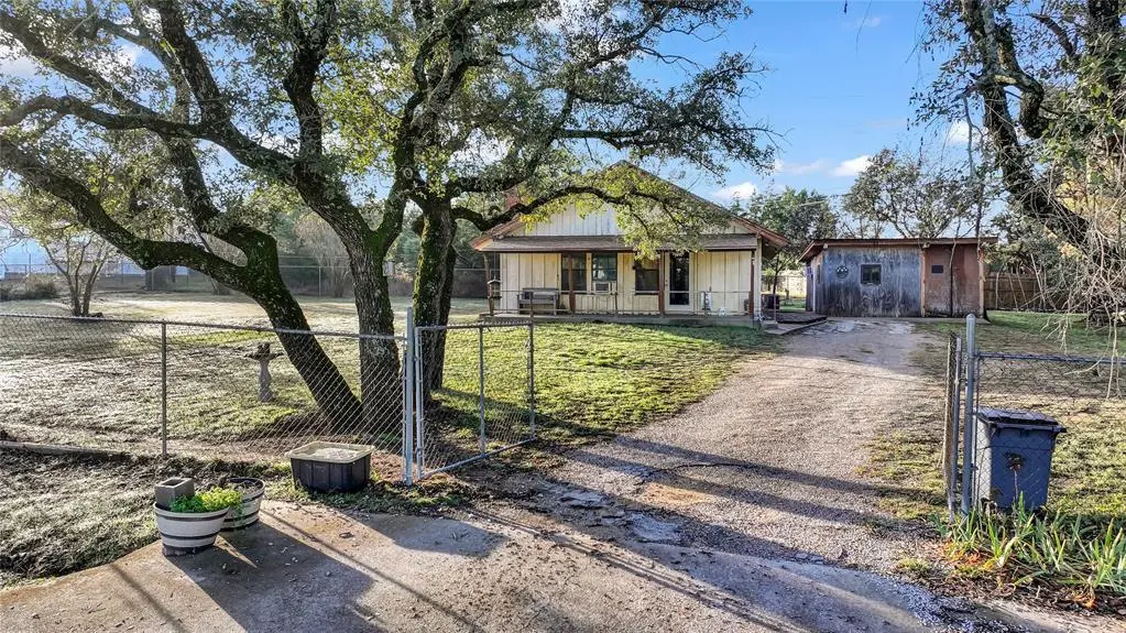 209 Lakeview Trl