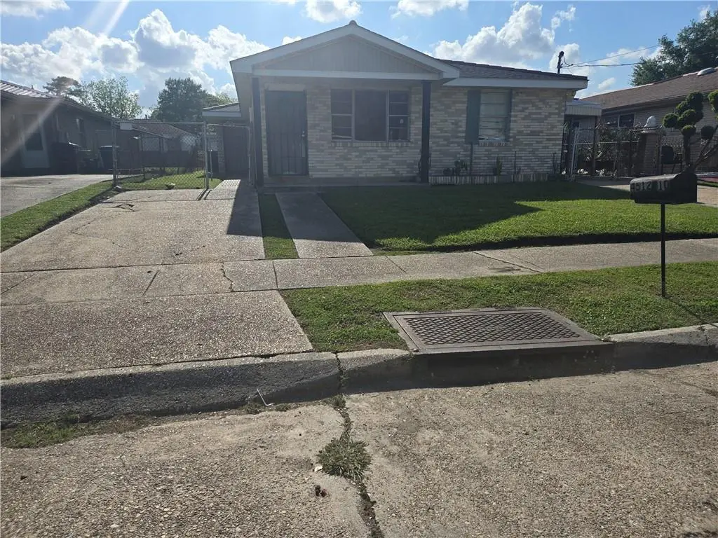 4510-12 Rosemont Pl