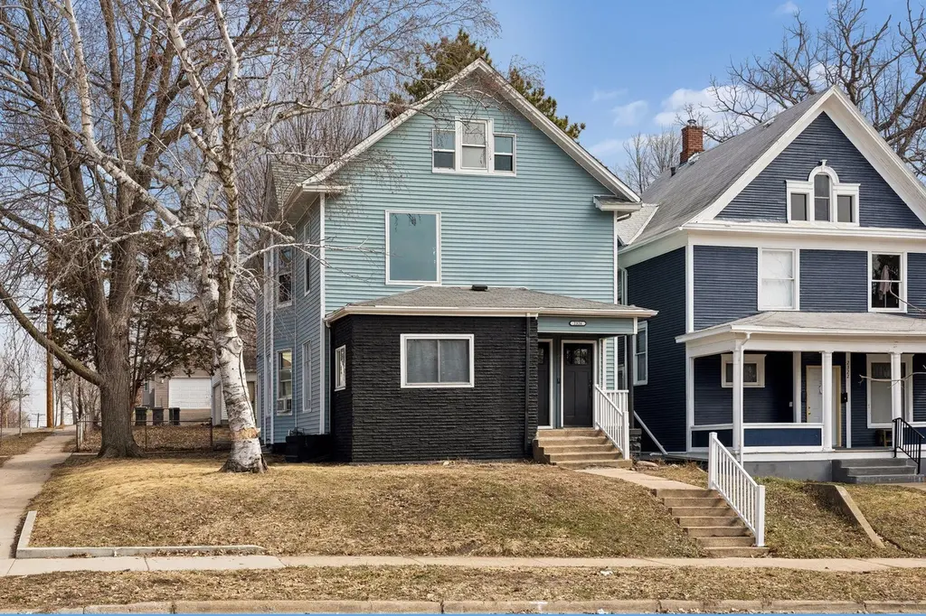 2326 Bryant Ave N