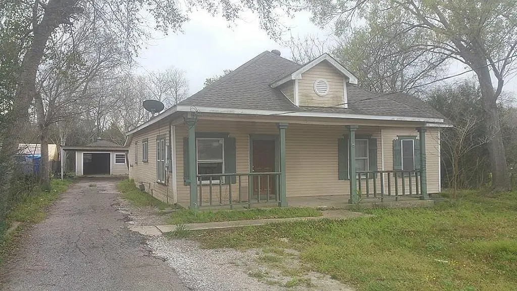302 Kernohan St