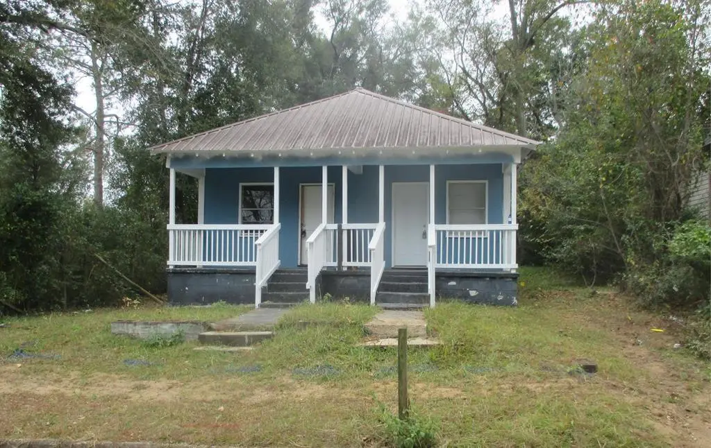 512 Cherry Ave
