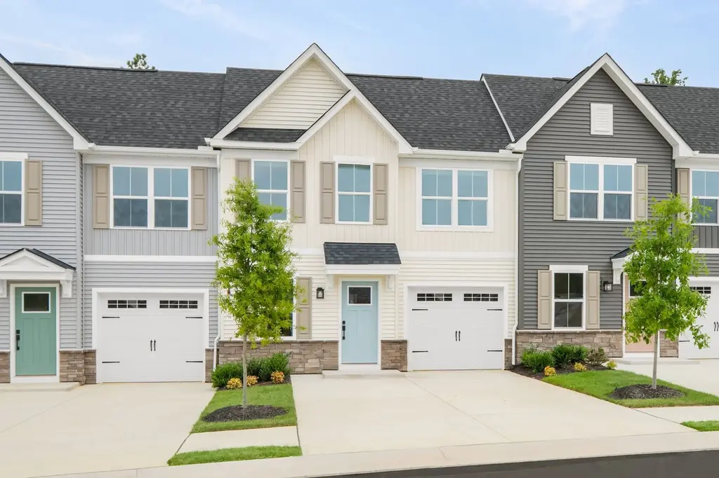 387 Waterside Sq