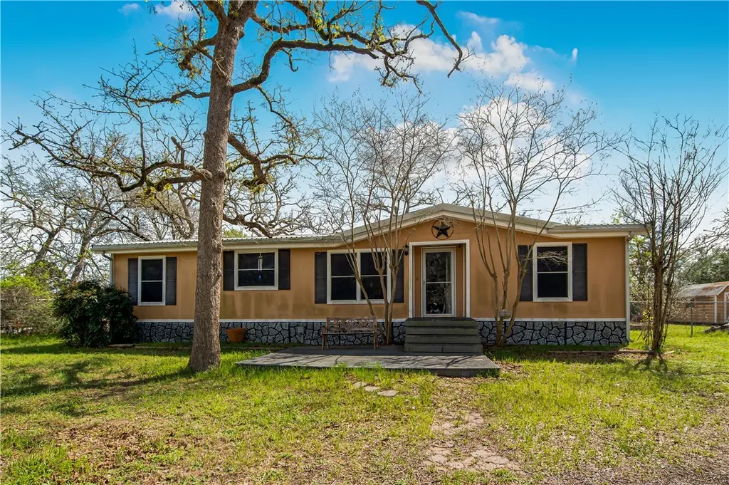 376 Loganberry Rd