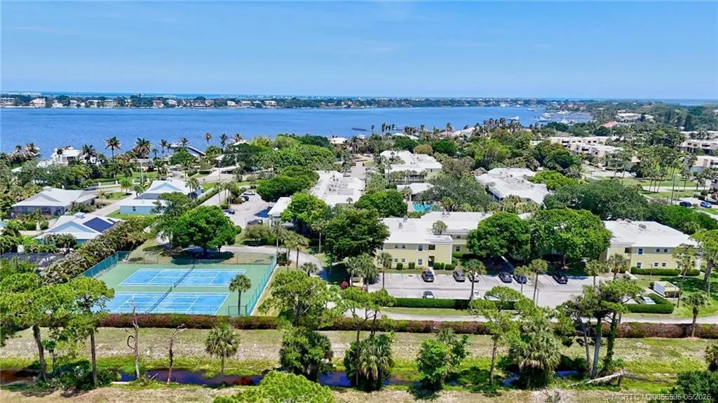 1600 SE Saint Lucie Blvd #114