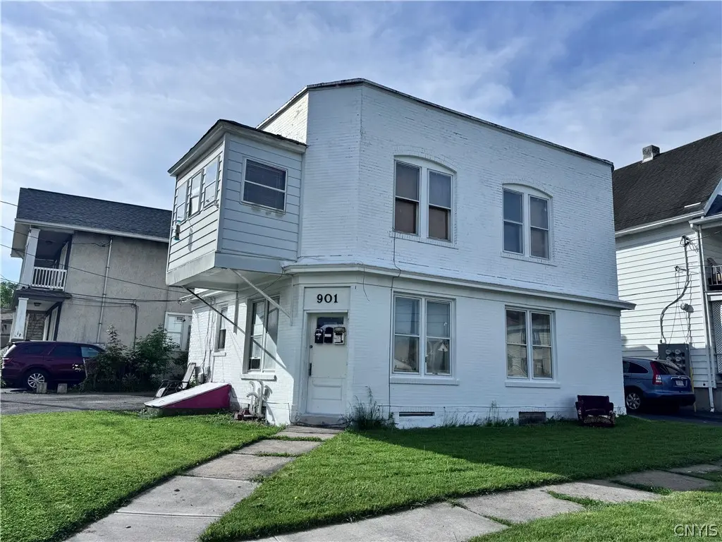 901 Bacon St