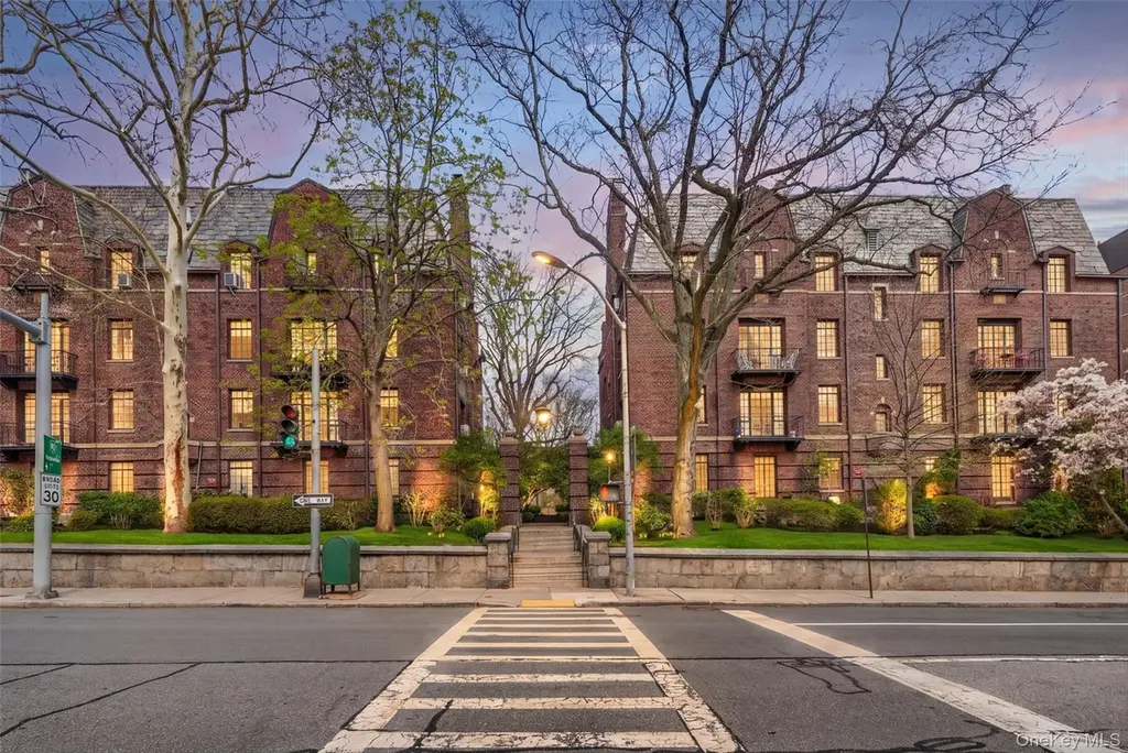 20 N Broadway Unit O372