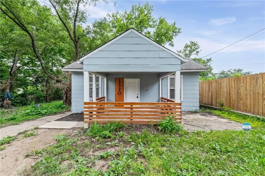 3320 Spruce Ave