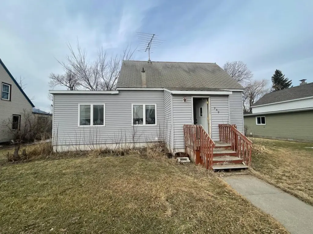 549 1st Ave W