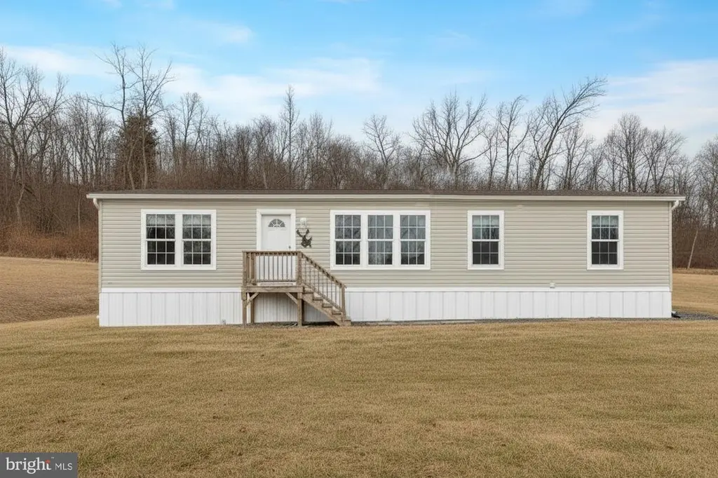 232 Hilltop Rd