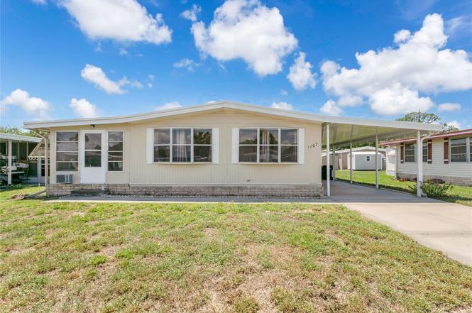 1207 Apache Cir