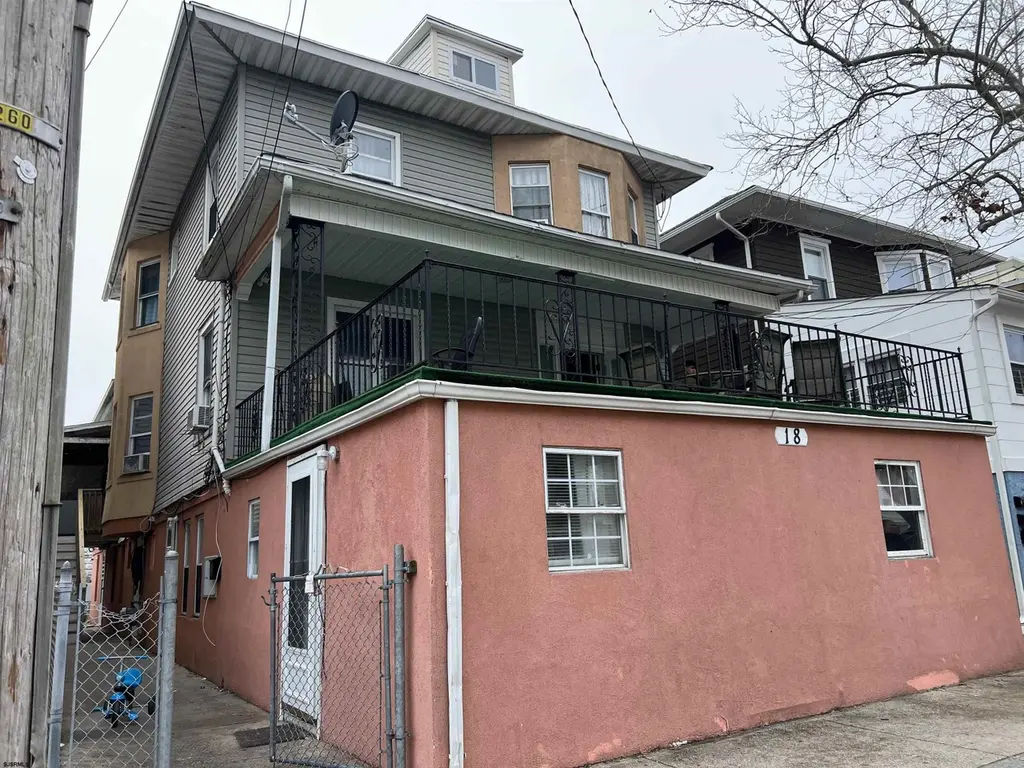18 N Sovereign Ave