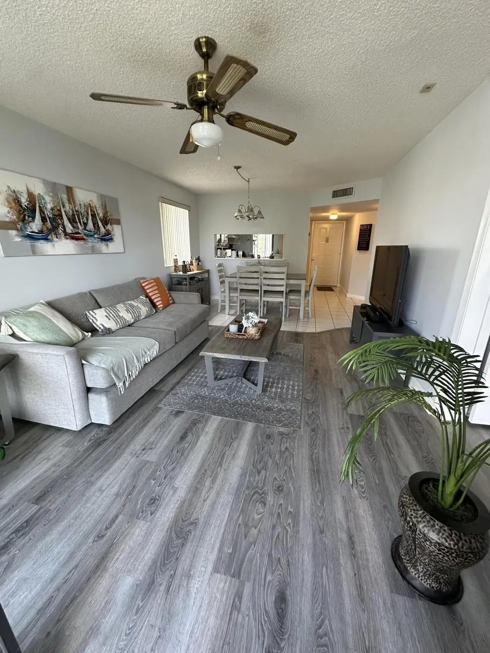 3138 Via Poinciana #317