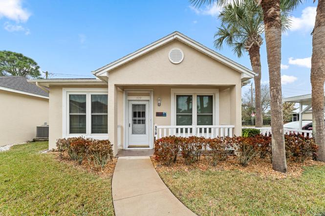 579 NW San Remo Cir