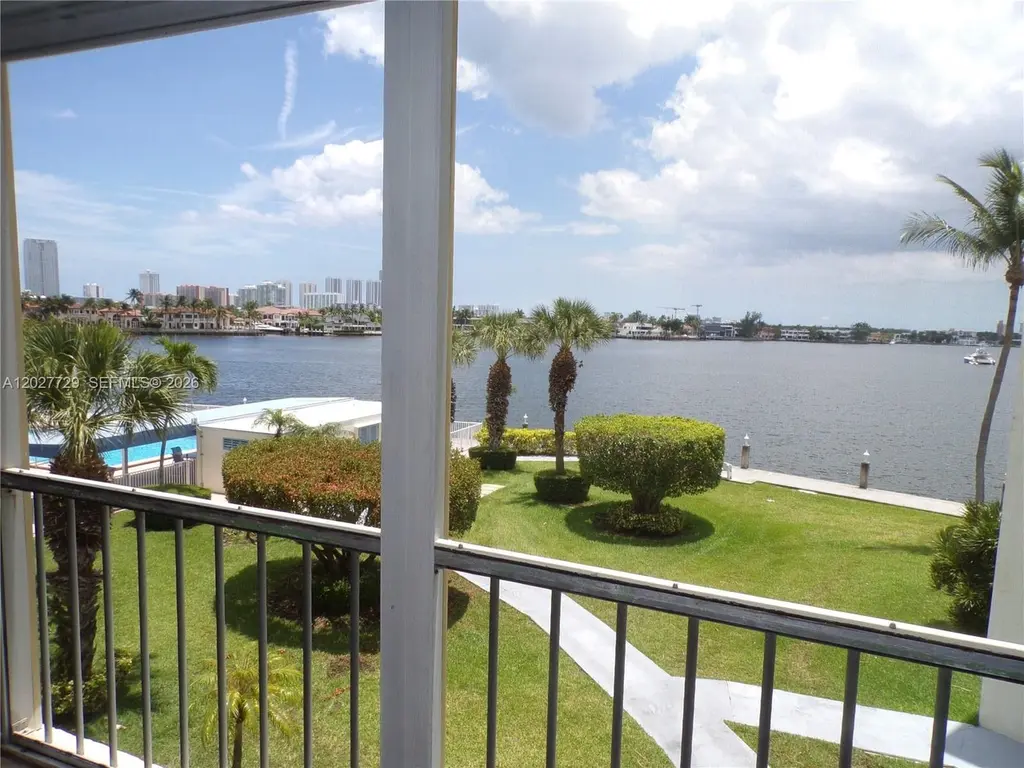 3010 Marcos Dr Unit R314
