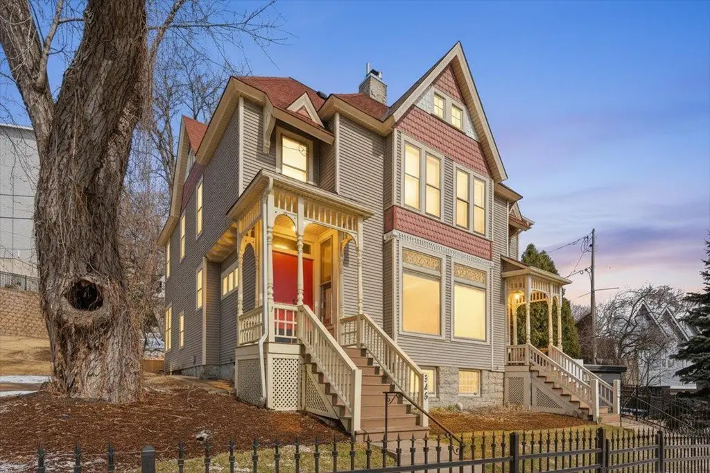 345 Grand Ave