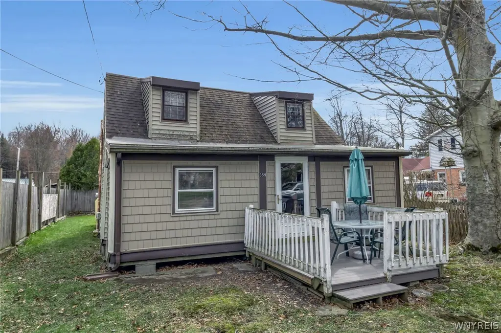 359 E Sterling Ave