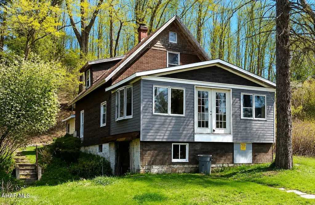 157 Merlo Rd