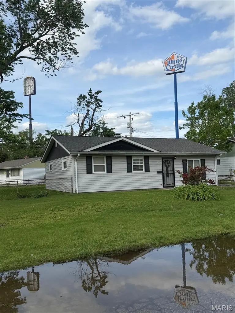13 Lazarcheff Dr