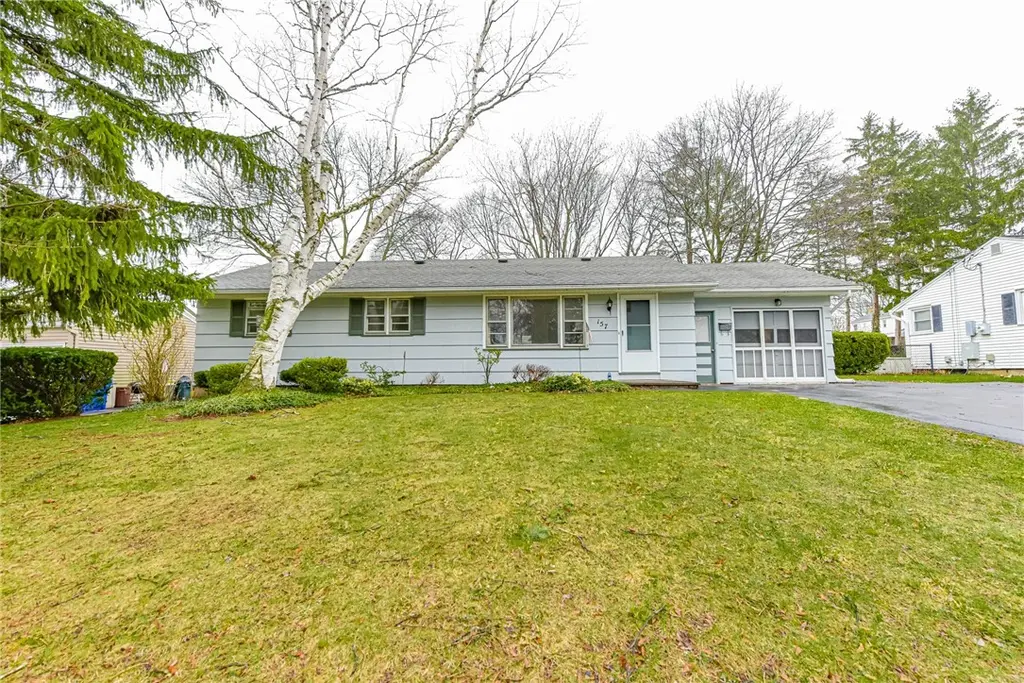 157 Picturesque Dr