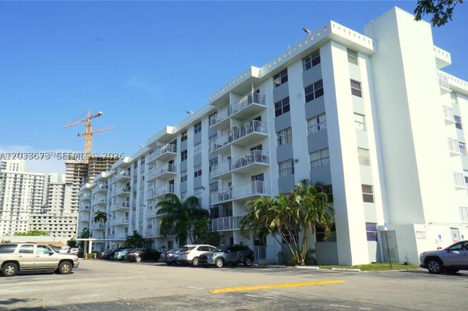 16465 NE 22nd Ave #206