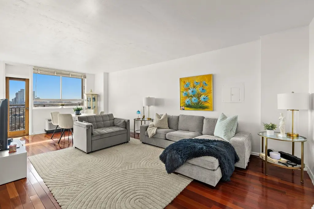 100 MANHATTAN Ave #2115