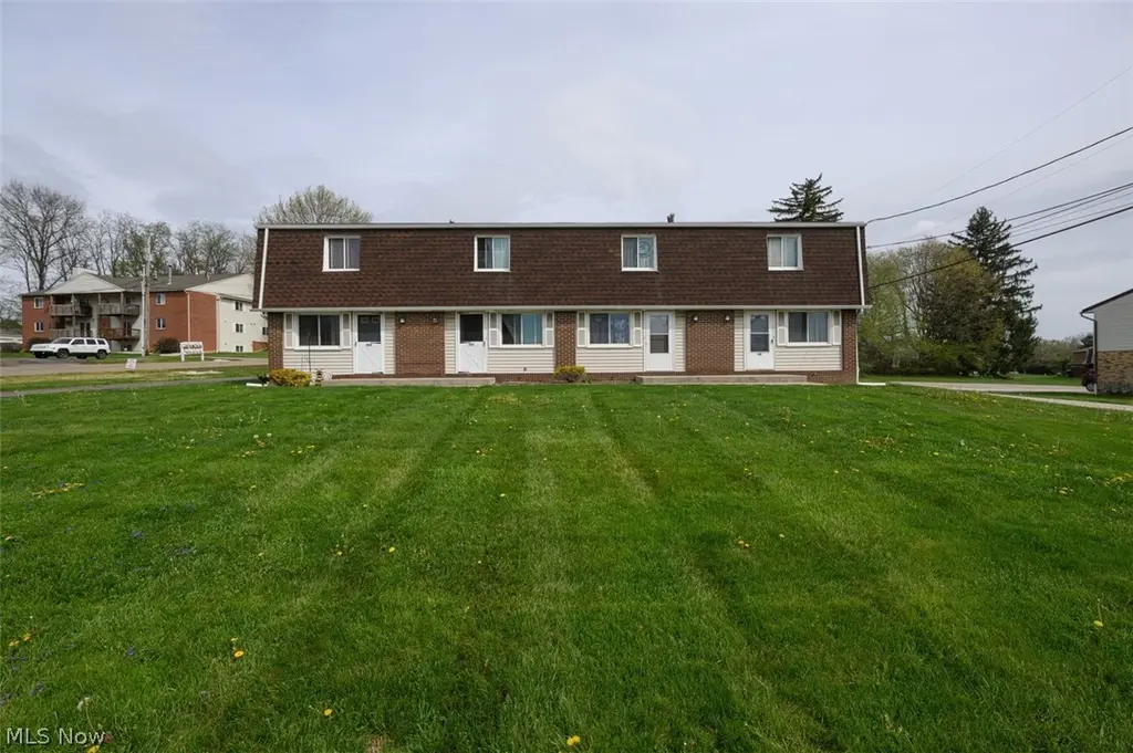 403 Noble St W