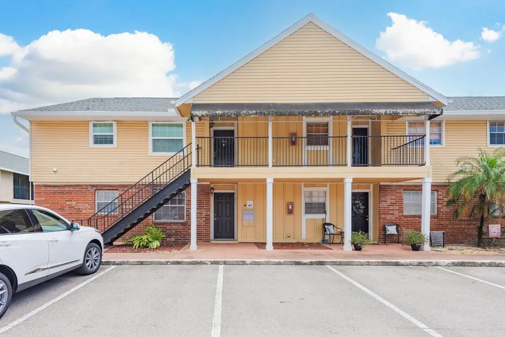 200 Country Club Dr #701