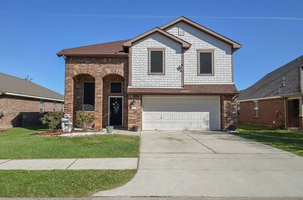 5411 Rio Dr