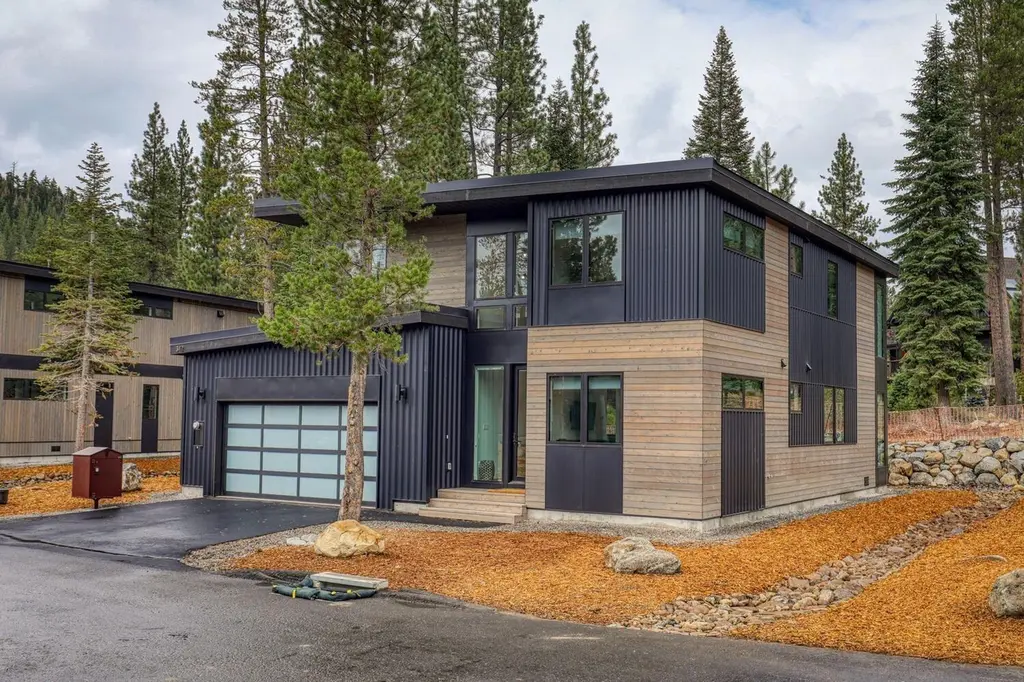 342 Palisades Cir