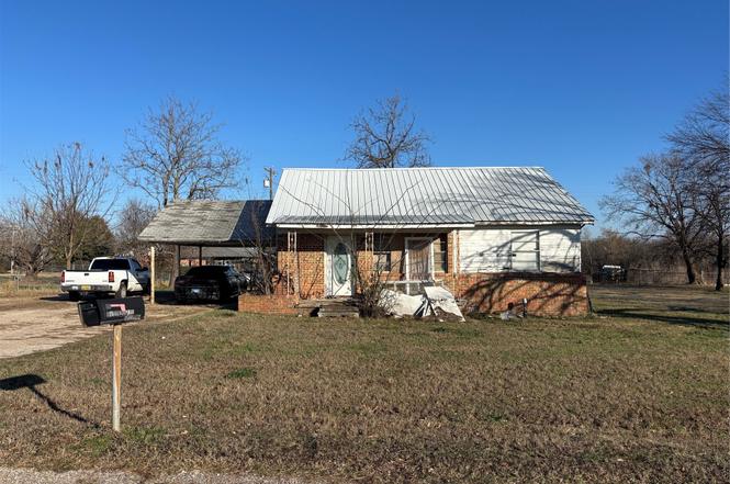 2909 E Corona
