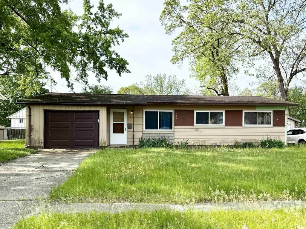 1312 Emerald Dr