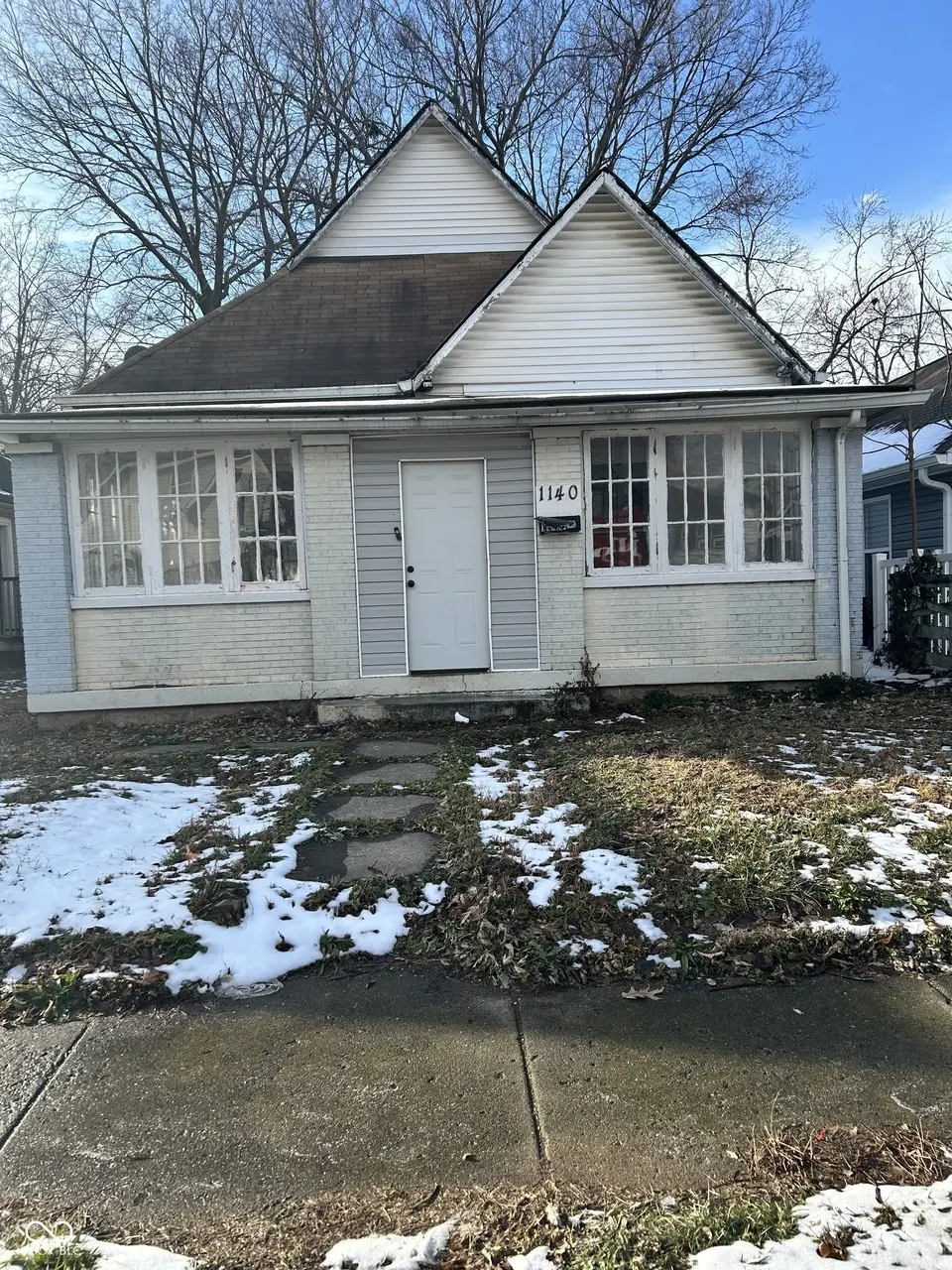 1140 N Pershing Ave